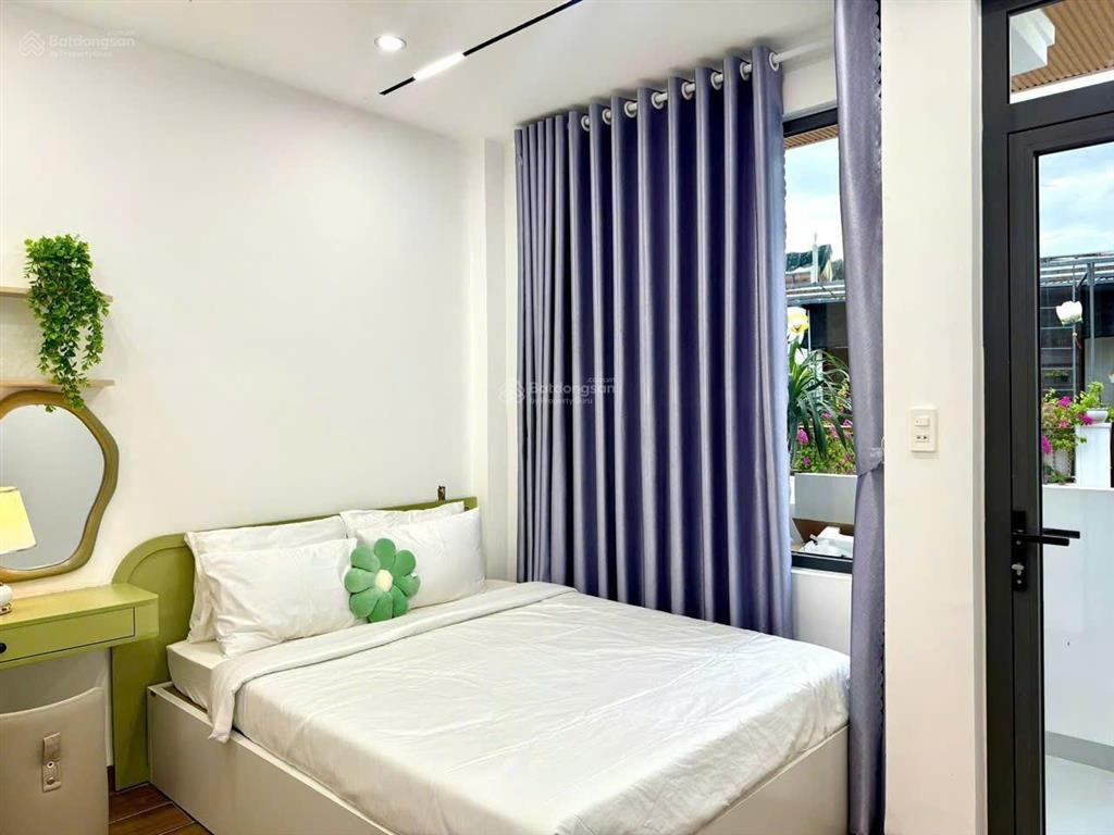 Siêu phẩm 4 tầng chỉ vài bước ra biển mỹ khê