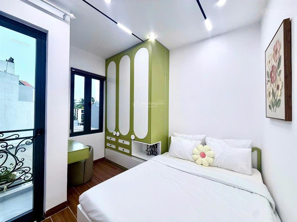 Siêu phẩm 4 tầng chỉ vài bước ra biển mỹ khê