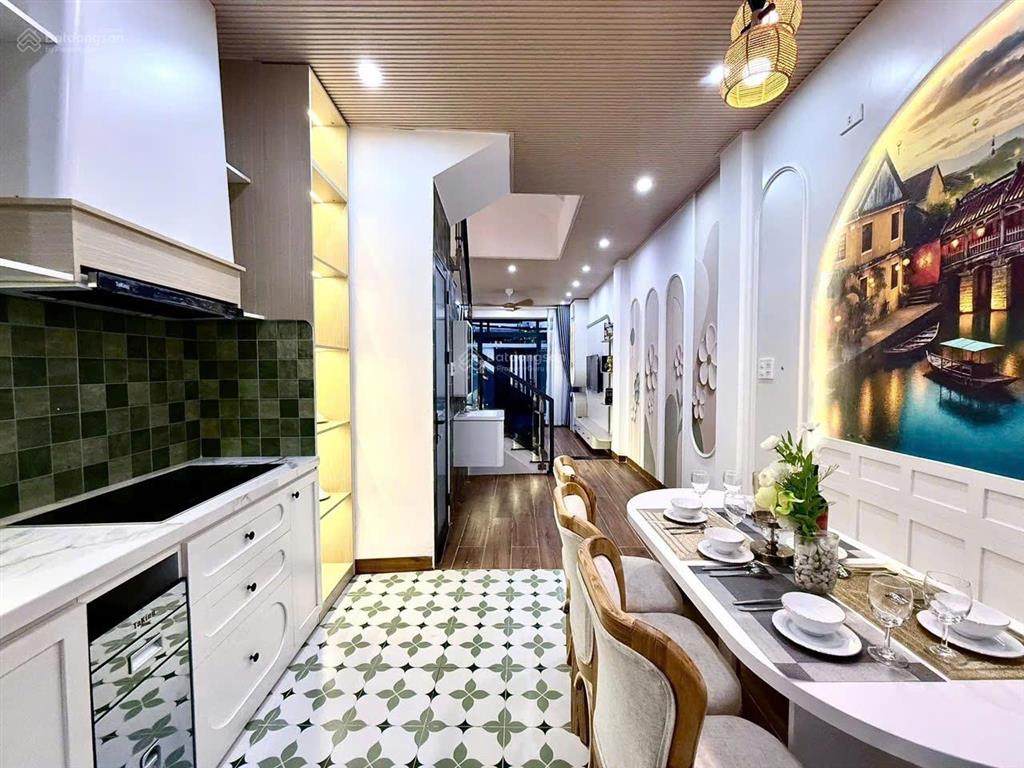 Siêu phẩm 4 tầng chỉ vài bước ra biển mỹ khê