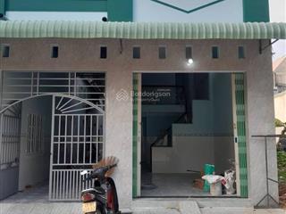 Chủ bán trọ giá rẻ tân uyên 147m2 giá chỉ 1,45 tỷgồm 1kiot + 4p thu nhập 8tr gần chợ vị hảo, có sổ