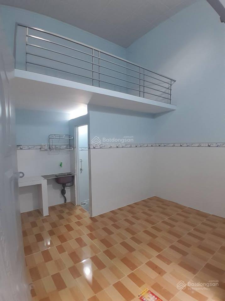 Chủ bán trọ giá rẻ tân uyên 147m2 giá chỉ 1,45 tỷgồm 1kiot + 4p thu nhập 8tr gần chợ vị hảo, có sổ