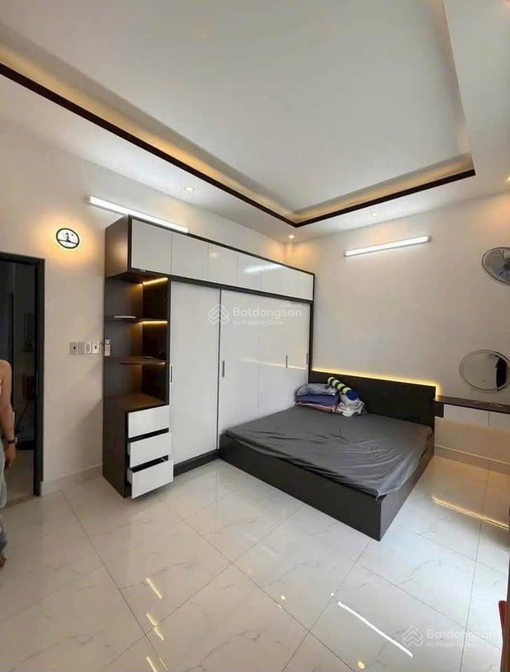 Cần bán gấp nhà bình chánh 50m2 đang cho thuê 8tr/th  thông qua ql50 đường oto