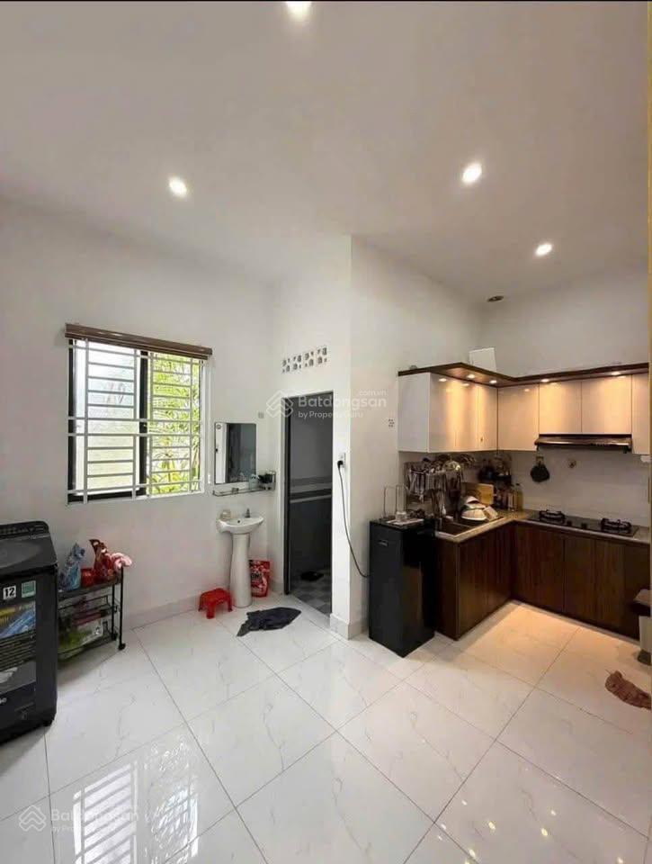 Cần bán gấp nhà bình chánh 50m2 đang cho thuê 8tr/th  thông qua ql50 đường oto