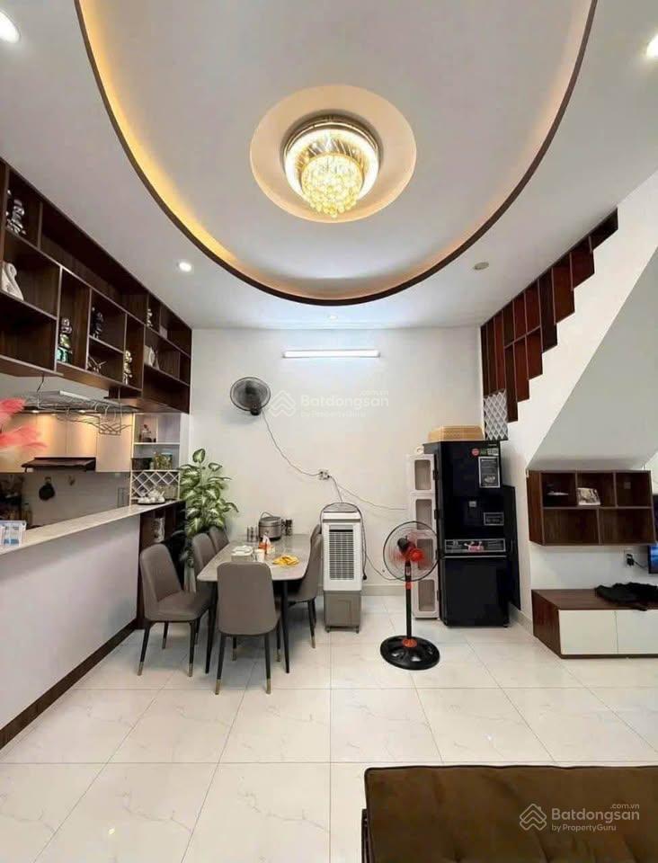 Cần bán gấp nhà bình chánh 50m2 đang cho thuê 8tr/th  thông qua ql50 đường oto