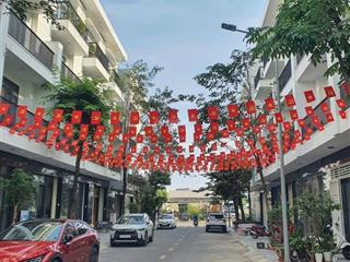 Bán np tại cần vương, 6,19 tỷ, 83m2, 4pn, 4wc