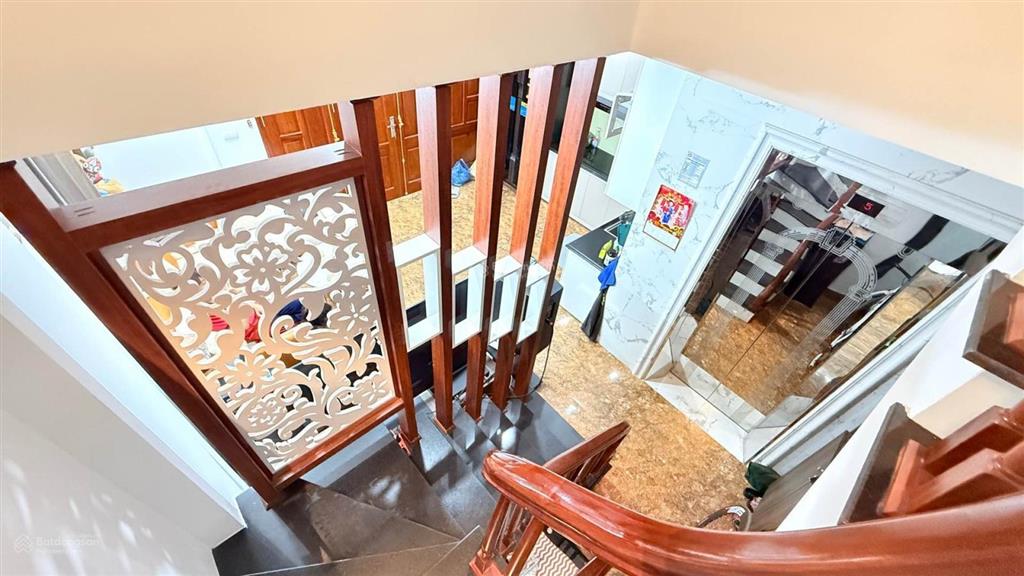 Ba đìnhlô góc 3 thoáng  thang máy xịngần phốnhà cực đẹp  nở hậu  tặng nội thất siêu đẹp