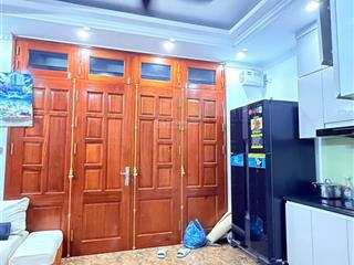Ba đìnhlô góc 3 thoáng  thang máy xịngần phốnhà cực đẹp  nở hậu  tặng nội thất siêu đẹp