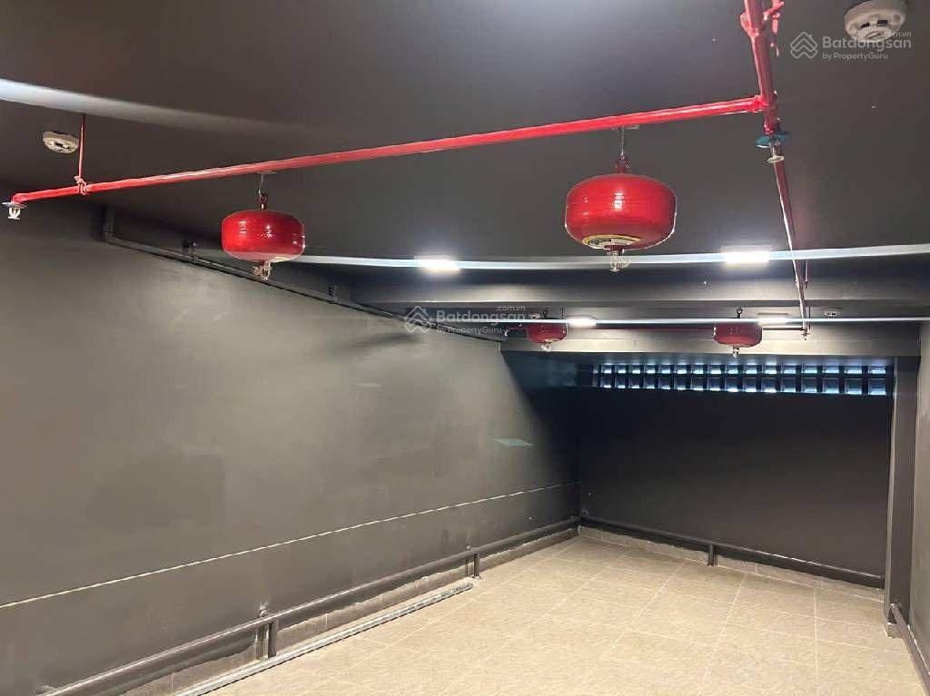 *apartment vị trí vàng view hồ tây mặt ngõ rộng thang máy13 phòng đôi khép kín full đồ cao cấp