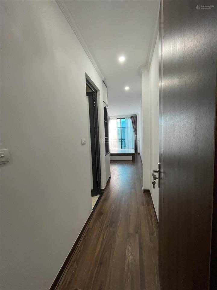 Nhỉnh 10 tỷ 3 bước ra phố giang văn minh ngõ thông2 thoángô tô đợi cổngmớiđẹpthang máy êm