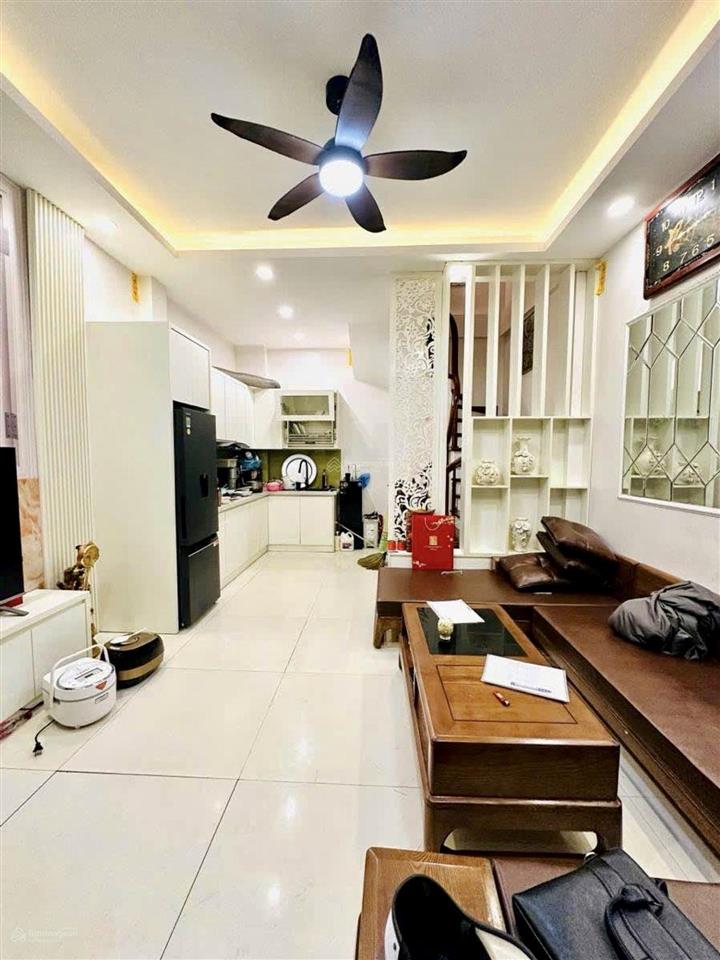 Ba đình gần phố ô tô chờ cổngnhà mới đẹpsổ vuông pháp lý chuẩndân xây 5 tầng35 m2mt4 m
