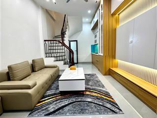 Lạc long quân chỉ hơn 7 tỷ ngõ thông vài bước ô tô tránh30 m ra mặt phốnội thất đẹp như hình