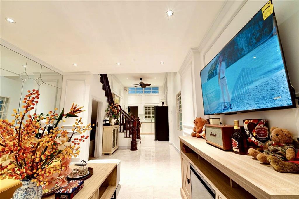 Ô tô đỗ cửa  lô góc2 mặt ngõ, thông kim mã ngọc khánhnhà đẹpthoáng  5 ngủở &cho thuê tốt