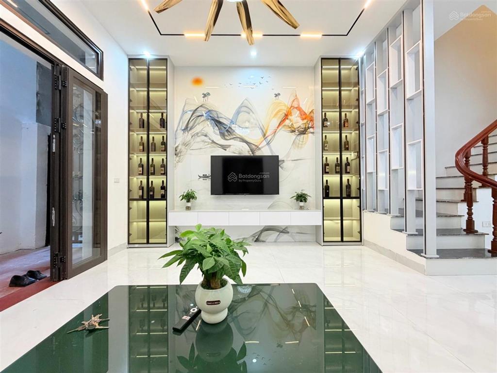 Cầu giấy  lô góc 3 thoáng  4 ngủ  tặng nội thất  giá trị tăng bền vững  48 m²  nhỉnh 10 tỷ