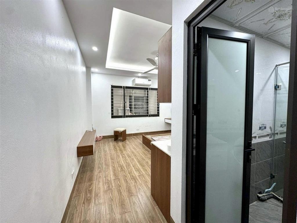 Võ chí công  33 m2  trước nhà 3 m  nội thất hiện đại  thang máy xịn  gần hồ tây  ở ngay