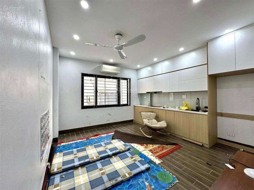 Võ chí công  33 m2  trước nhà 3 m  nội thất hiện đại  thang máy xịn  gần hồ tây  ở ngay