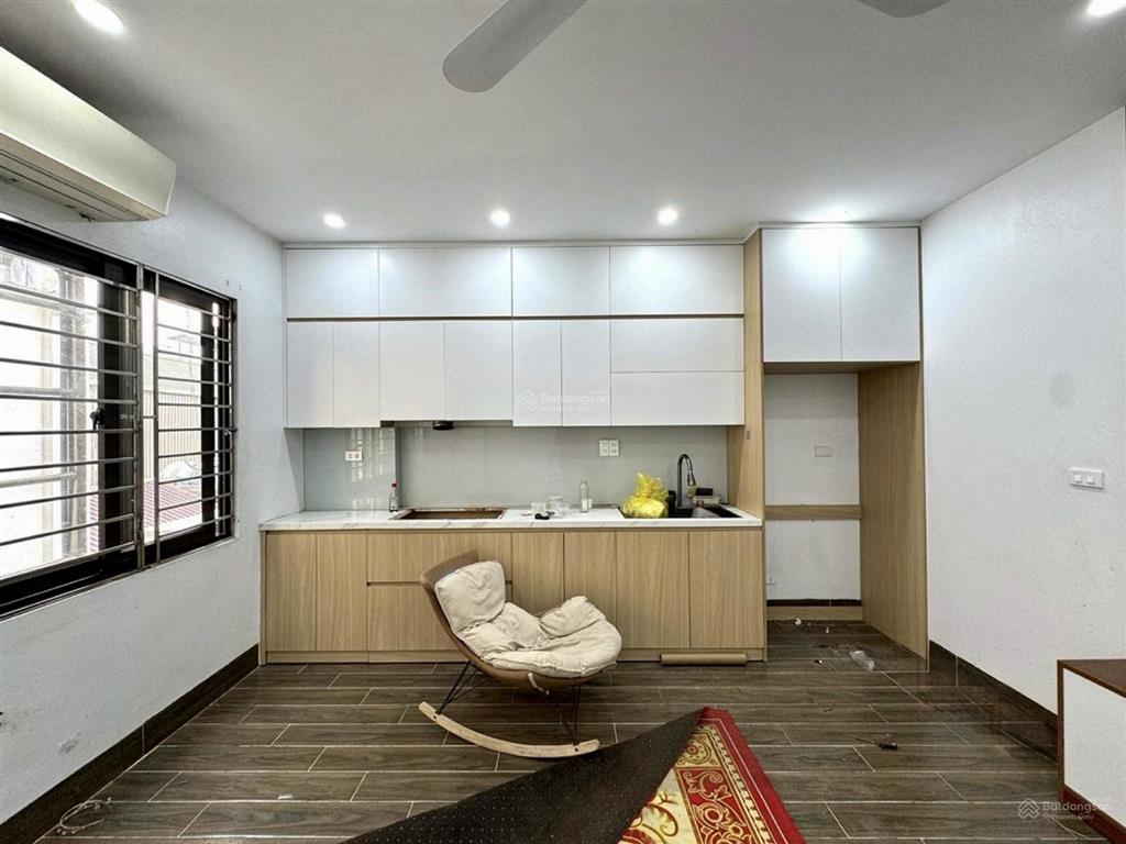Võ chí công  33 m2  trước nhà 3 m  nội thất hiện đại  thang máy xịn  gần hồ tây  ở ngay