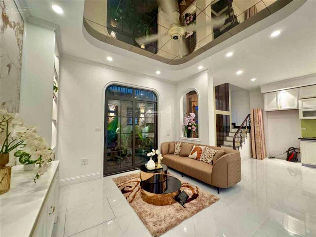 Nhà mới koong  70 m2  mặt tiền quyền lực  nội thất sang xịn  thang máy nhập khẩu  sổ chính chủ