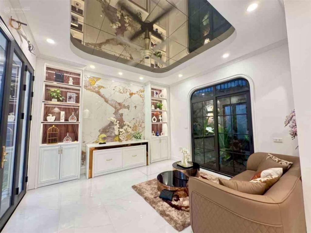 Nhà mới koong  70 m2  mặt tiền quyền lực  nội thất sang xịn  thang máy nhập khẩu  sổ chính chủ