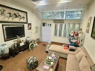Lạc long quân  thôngmấy bước ra hồ tâyphân lôô tô lùi cửa ô chờ thang máysổ chính chủ 55 m2