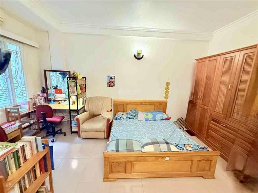 Lạc long quân  thôngmấy bước ra hồ tâyphân lôô tô lùi cửa ô chờ thang máysổ chính chủ 55 m2