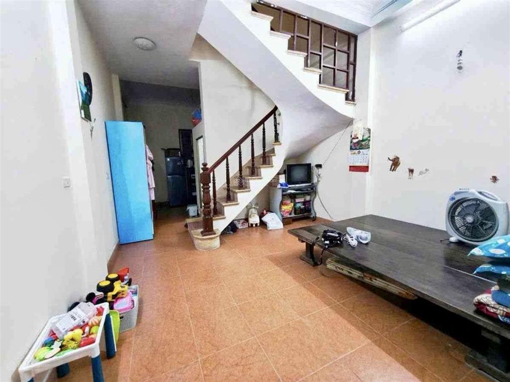 Tây hồ  10 tỷ  48 m2  nở hậu  mặt tiền rộng  ngõ thông  võng thị  gần hồ tây  sổ vuông đẹp