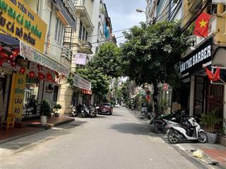Nhỉnh 9 tỷ ở ngaynhà đẹp thang máy mặt tiền rộng ngõ tothônggần phố quan nhânsằn dòng tiền