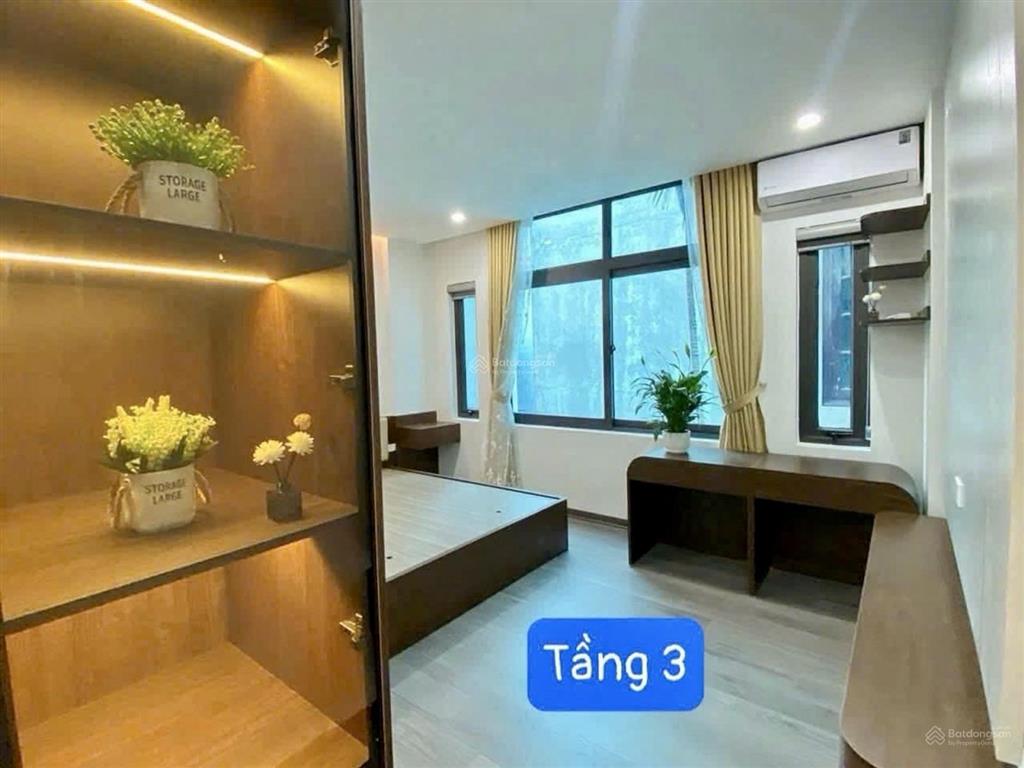 Nhỉnh 9 tỷ ở ngaynhà đẹp thang máy mặt tiền rộng ngõ tothônggần phố quan nhânsằn dòng tiền