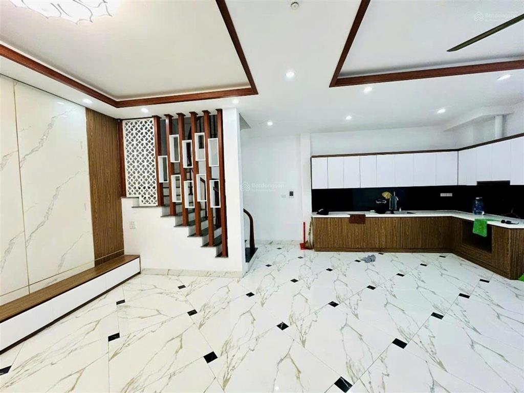 *lô gócdân xây mới koongvài bước ra ô tô  ngõ rộng thônggần phố tôn đức thắng53 m11 tỷ hơn