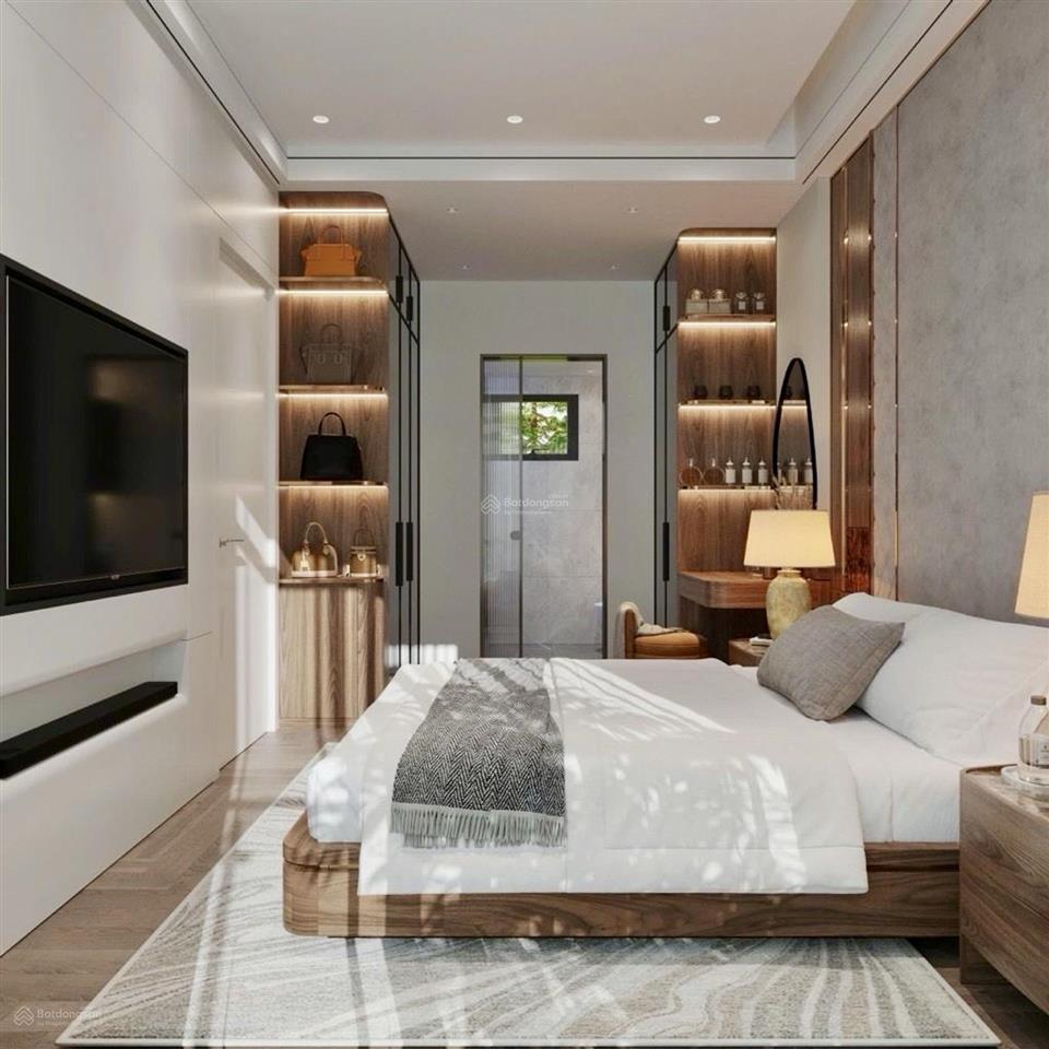 Nhà đẹp  ô tô đỗ cổng  5m ra mặt phố nguyễn thái học  74 m2  nở hậu  công năng 6 ngủ