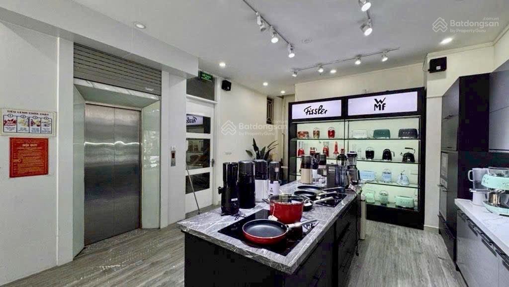 *nhà mặt phố  140 m27 tầngmt 7,8 mét vỉa hè thênh thanggần hồ tây  kinh doanh văn phòng đinh