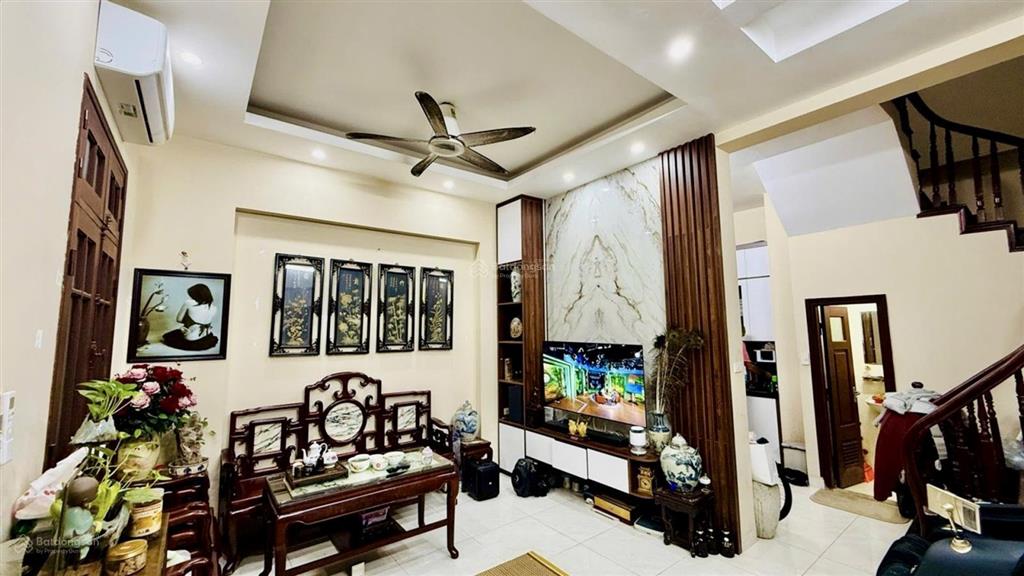 *hoàng quốc việtphân lô ô tô lùi cửa ngõ tomặt tiền 5 msổ chính chủ sẵn sàng38m2nhỉnh 13 tỷ