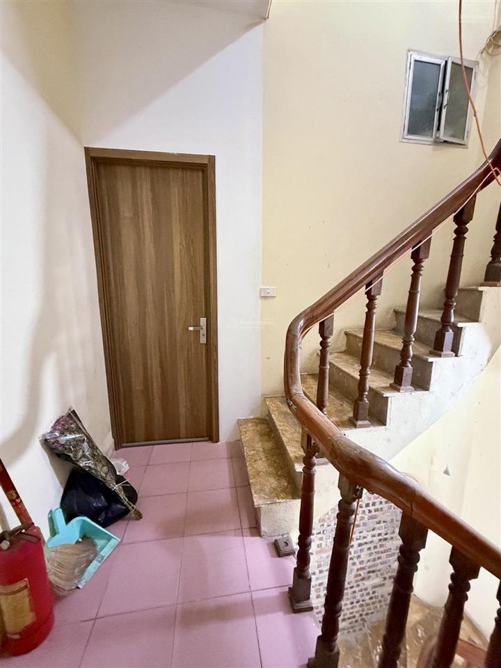 *lạc long quân gần hồ tâydân xây47m25 tầng8 ngủ  dòng tiền ổn địnhpháp lý chuẩn tầm 11 tỷ