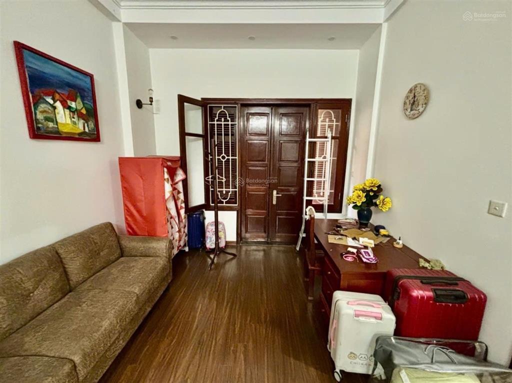 *cầu giấyphan văn trường  mặt tiền quyền lựcvỉa hèngõ ô tô tránhvăn phòngkinh doanh bất chấp