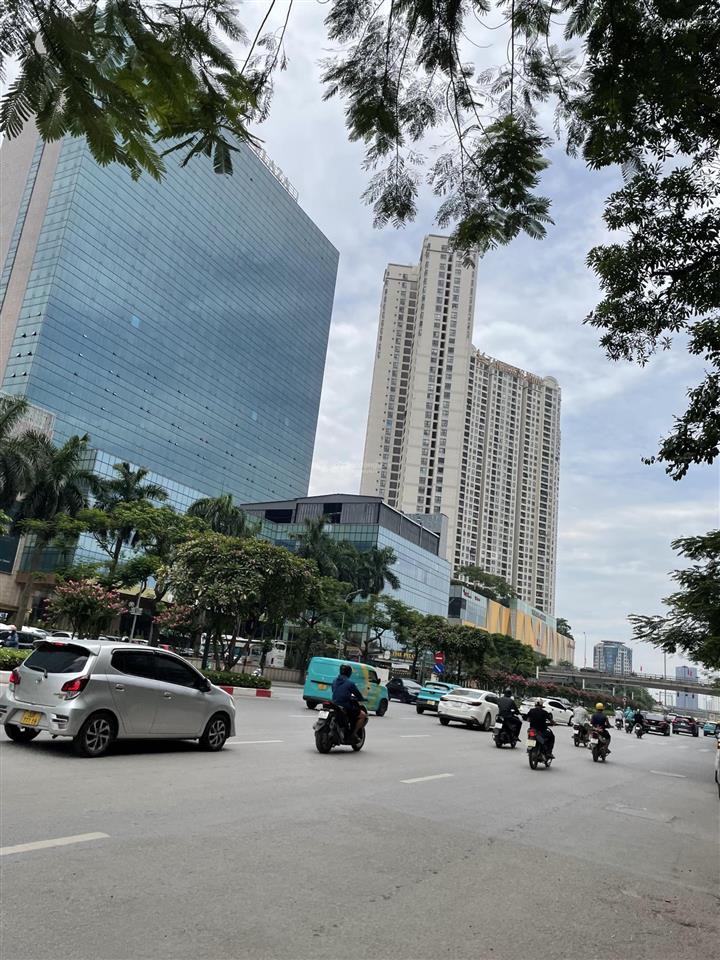 Yên hoà nhà đẹpphân lô  3 bước ra ô tô  mặt ngõ thẳng tắp dt55 m2 thửa vuôngnở hậu 14 tỷ