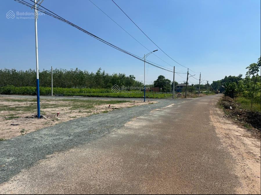 Chủ ngộp bán 200m2 đất minh hưng, chơn thành  sẵn thổ cư, sổ hồng riêng  chỉ 500 triệu