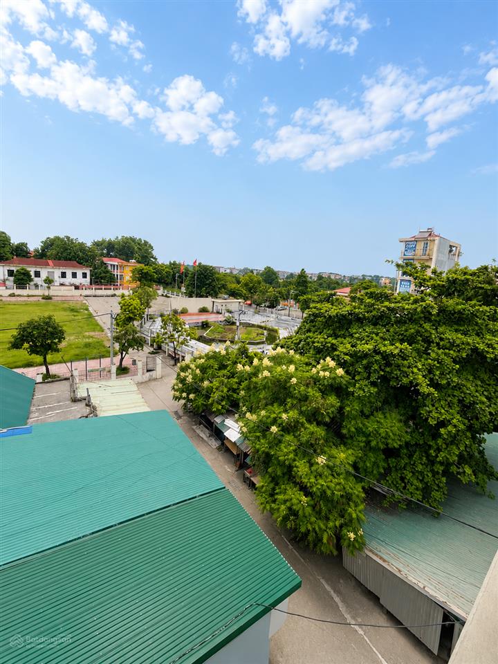 Bán nhà 4 tầng tt chi đông, quang minh, mê linh view chợ ô tô 7 chỗ đỗ cửa chỉ 4,4 tỷ