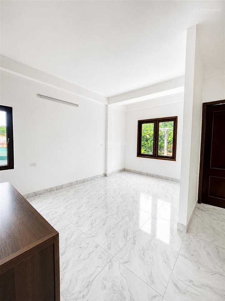 Bán nhà 4 tầng tt chi đông, quang minh, mê linh view chợ ô tô 7 chỗ đỗ cửa chỉ 4,4 tỷ