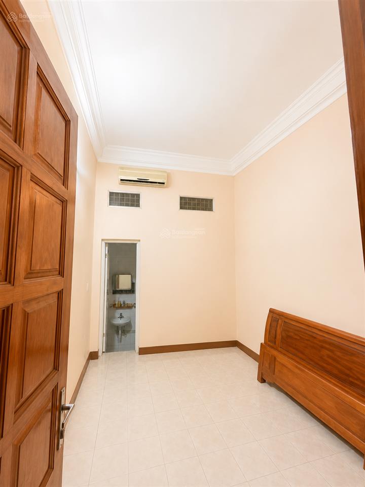 Bán nhà mặt phố 3 tầng vỉa hè rộng, gần chợ, kinh doanh sầm uất ở tt đông anh 40m² chỉ 4,9 tỷ