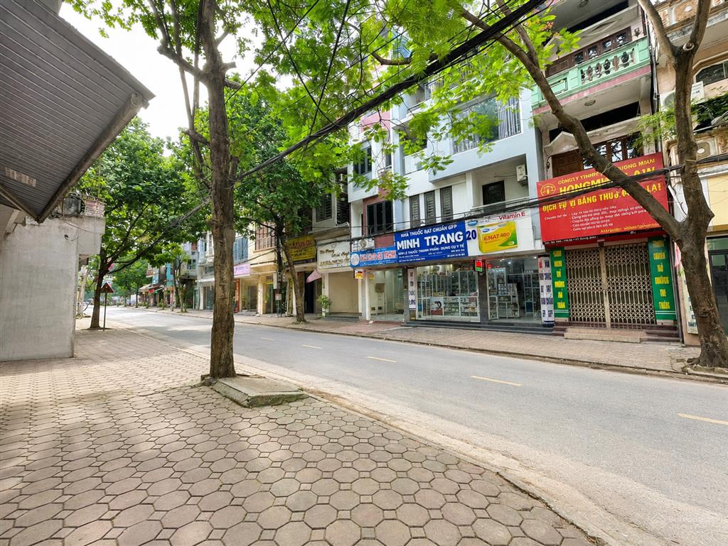 Bán nhà mặt phố 3 tầng vỉa hè rộng, gần chợ, kinh doanh sầm uất ở tt đông anh 40m² chỉ 4,9 tỷ