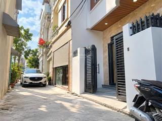 Bán nhà 3 tầng 51m2 lô góc nở hậu gần kcn ô tô vào 4,35 tỷ quang minh, mê linh