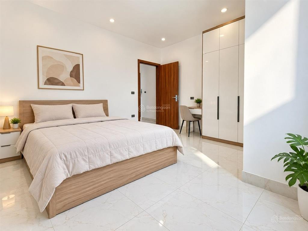 Bán nhà 3 tầng 51m2 lô góc nở hậu gần kcn ô tô vào 4,35 tỷ quang minh, mê linh