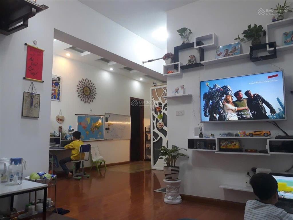 Cho thuê nhà 02 ngủ, 02 vệ sinh, sẵn nội thất cơ bản (bếp, tủ, sofa, điều hòa,...) giá tốt