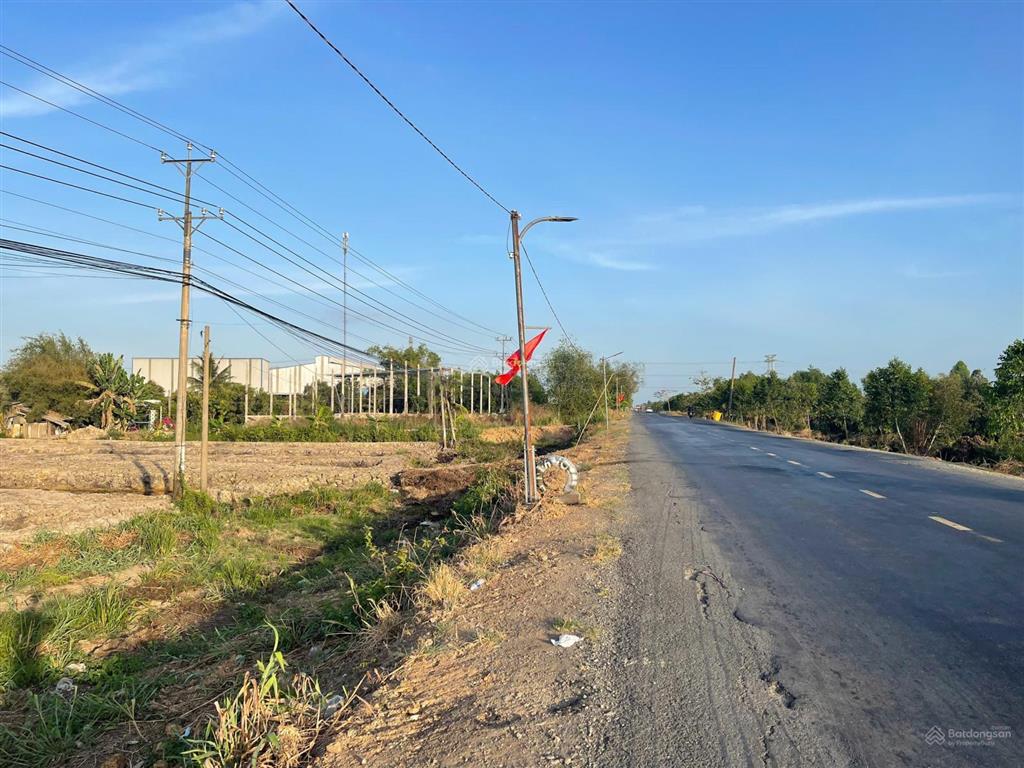 Cần bán đất nền thạnh hoá long an, giá 56 tỷ, diện tích 12391m2, mặt tiền 64m ql62, đường lớn 30m