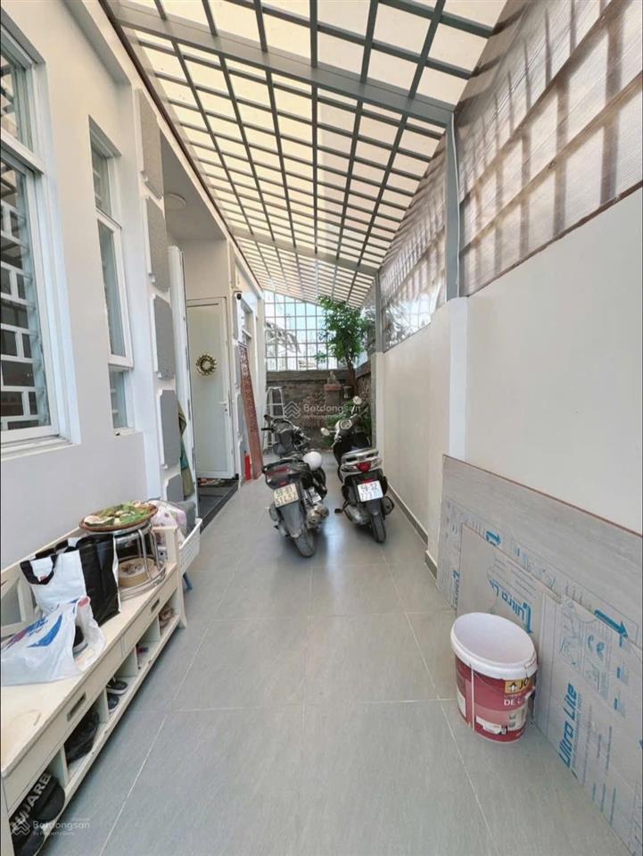  nhà 50m , 3 tầng , mt đường 11 , bình trưng tây q2