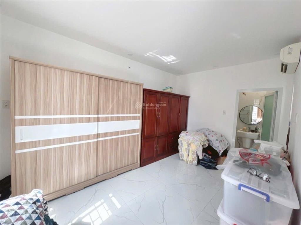  nhà 50m , 3 tầng , mt đường 11 , bình trưng tây q2