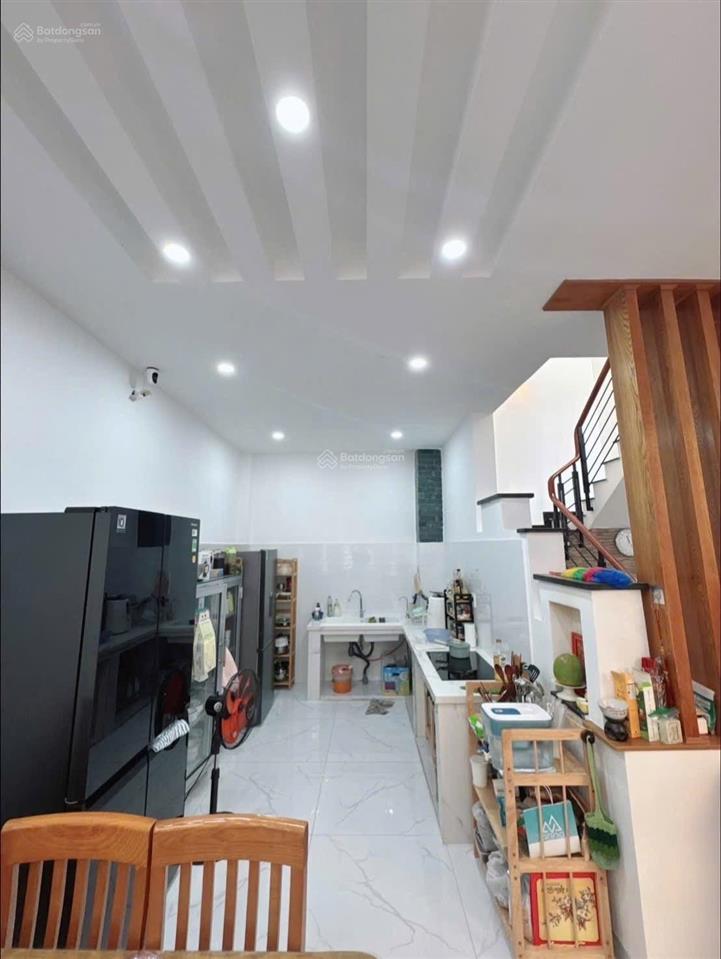  nhà 50m , 3 tầng , mt đường 11 , bình trưng tây q2