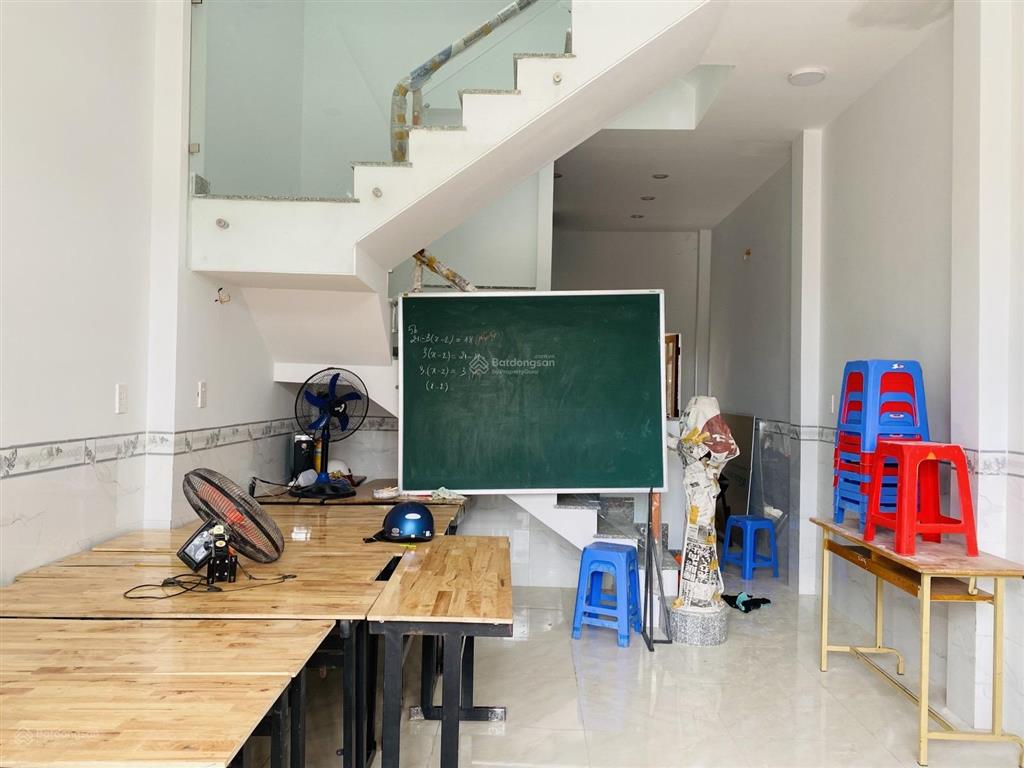  nhà 3 tầng , 55m ( 4x13.7) , đường 46 , phú hữu , tp thủ đức.(5ty390)