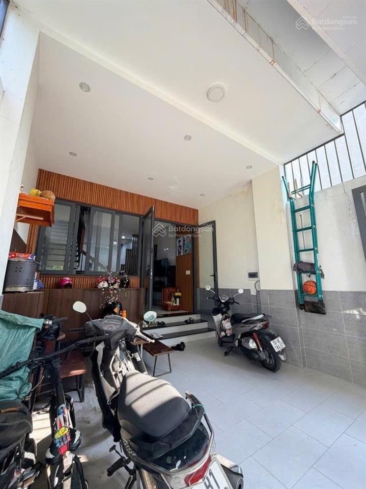Nhà 2 tầng, 55m (4.3x12.7) đường trường lưu, quận 9 (4 tỷ 650 triệu)