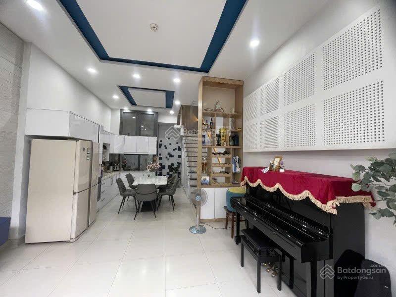 Nhà 4 tầng, 52m (4.4x11.7) kdc trường lưu, long trường, q9 (5ty190)