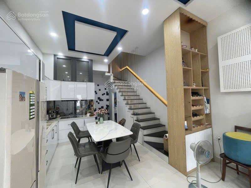 Nhà 4 tầng, 52m (4.4x11.7) kdc trường lưu, long trường, q9 (5ty190)